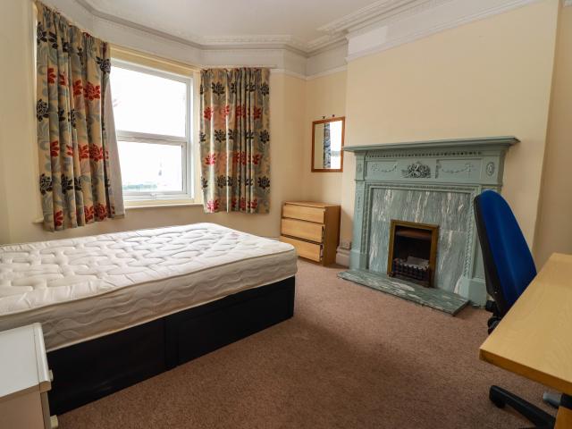 House for rent in The Polygon, City Of Southampton