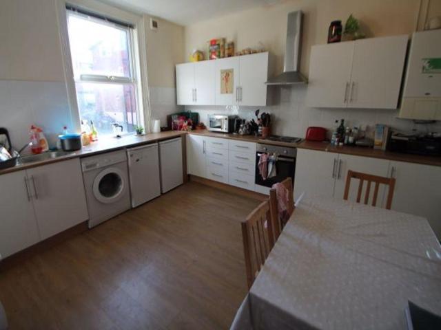 House for rent in Hyde Park, West Yorkshire