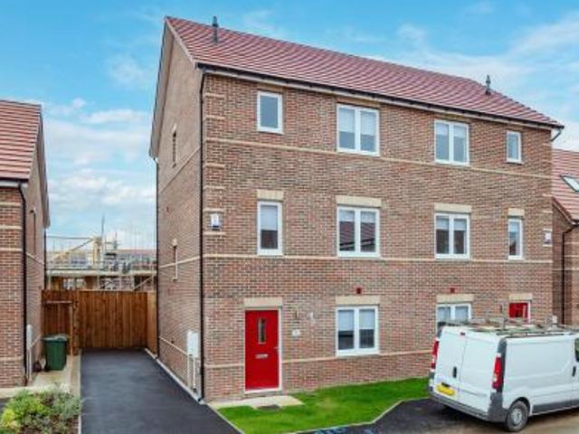 House for rent in Micklefields, Wakefield
