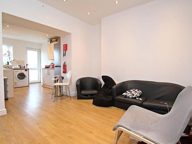 House for rent in Pontypridd, Wales