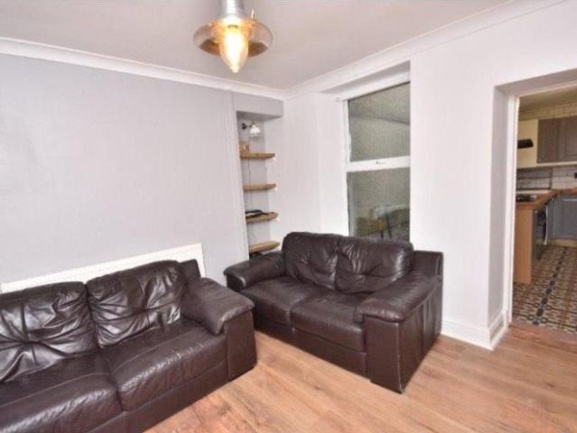 House for rent in Nangreaves, Wales