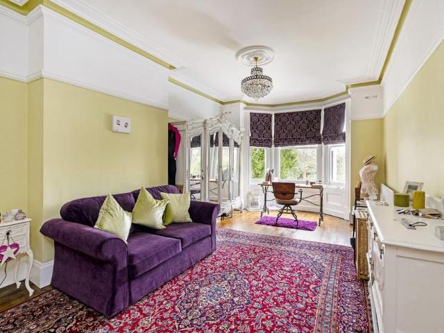 House for rent in Row Town, Surrey