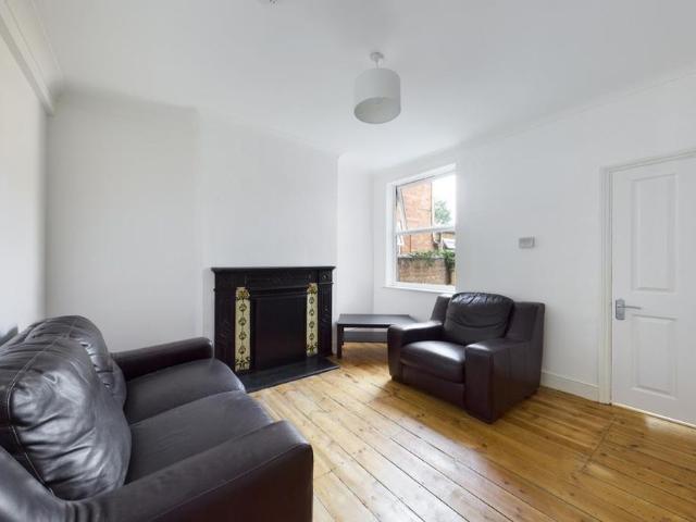 Room for rent in Phippsville, Northampton