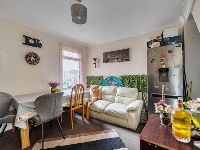 House for rent in Newtown, Reading