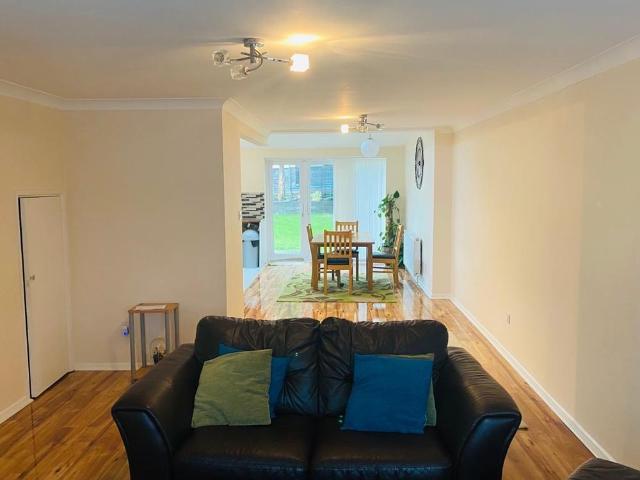 House for rent in Perryfields, West Sussex