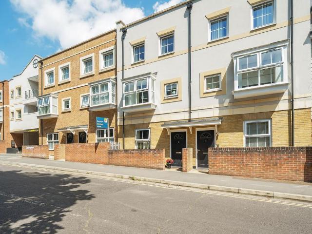 House for rent in Holloway Hill, Fole