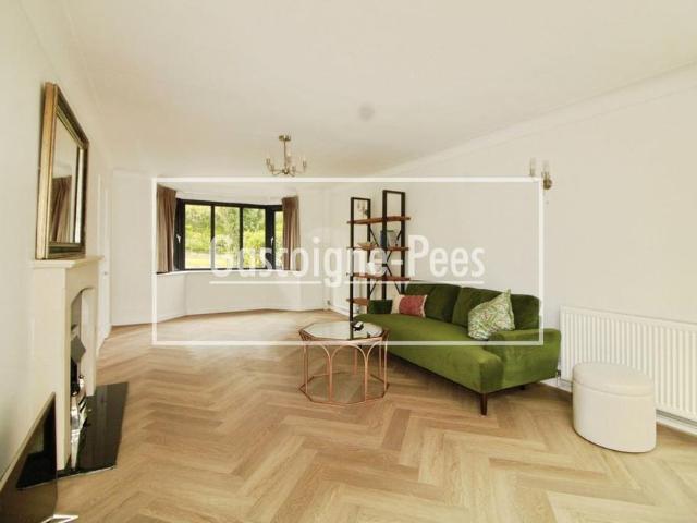House for rent in Pachesham Park, Surrey