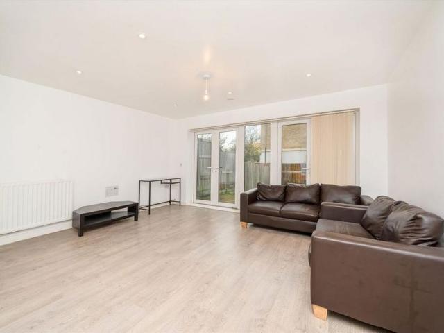 House for rent in London Borough of Ealing, Hanwell