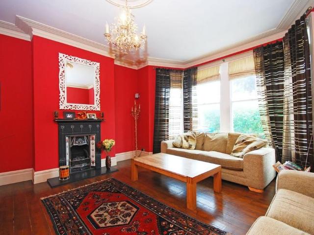 House for rent in Whetstone, Greater London