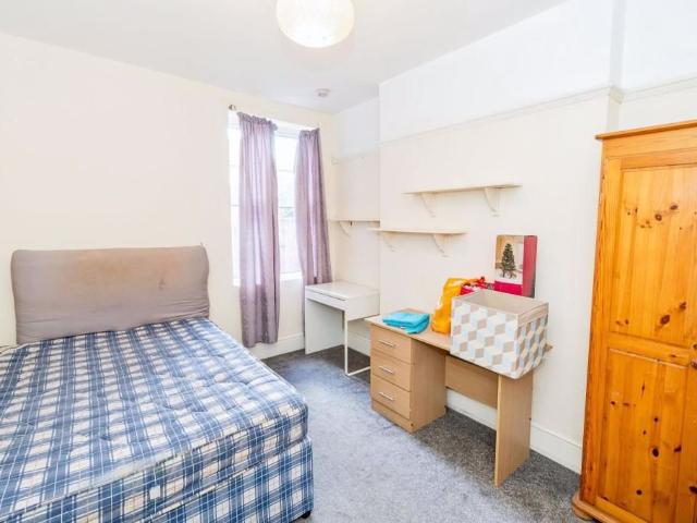 House for rent in The Polygon, City Of Southampton