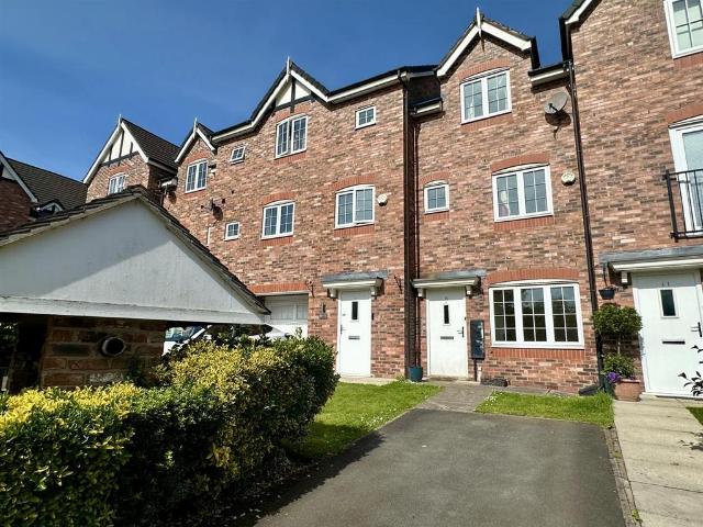 House for rent in Sale Moor, Trafford Park