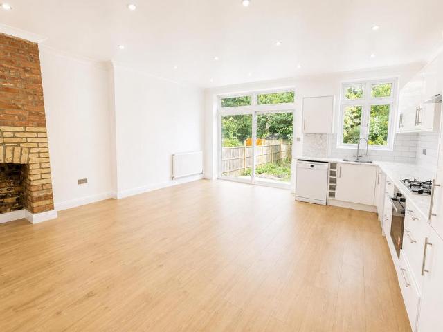 House for rent in London Borough of Redbridge, Greater London