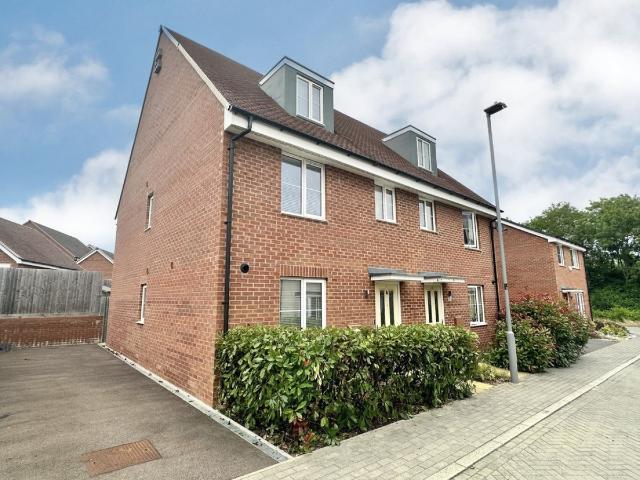 House for rent in Kingsmead, Shenley Brook End