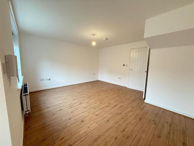 House for rent in Edenthorpe, South Yorkshire