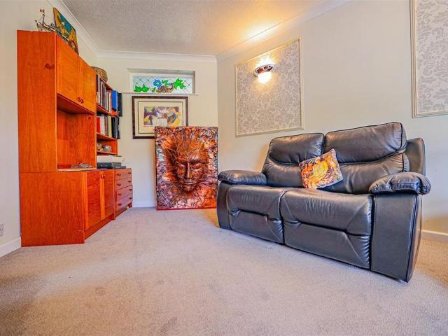 House for rent in Pouchen End, Hertfordshire