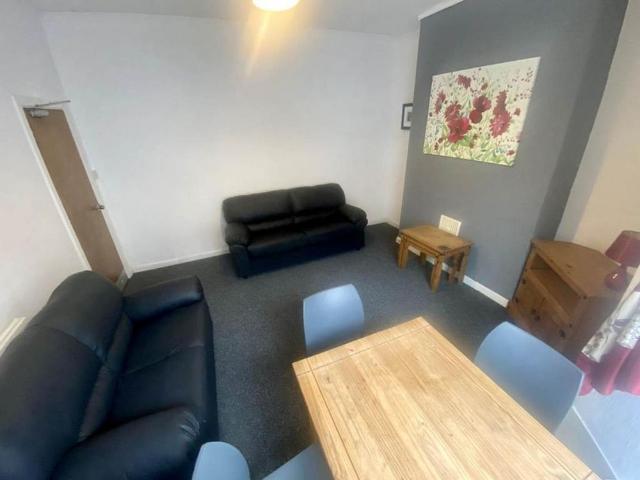 House for rent in Nangreaves, Wales