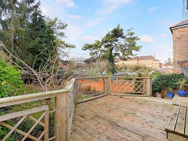 House for rent in Guildford Park, Guildford