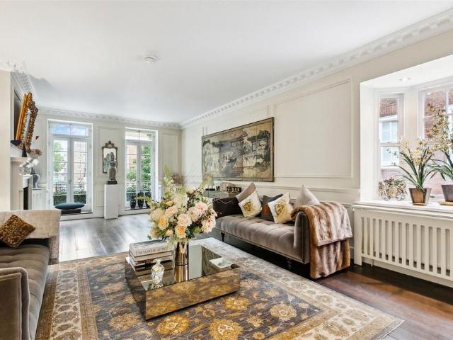 House for rent in Mayfair, Greater London