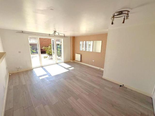 House for rent in Corby