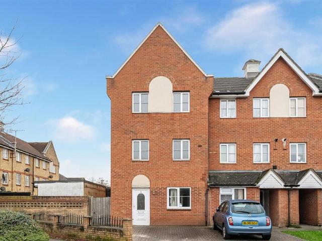 House for rent in Thames View, Greater London
