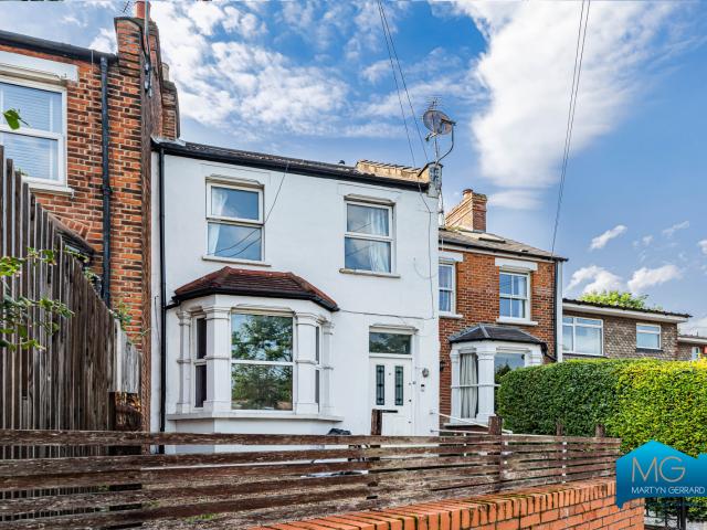 Apartment for rent in Colney Hatch, Greater London
