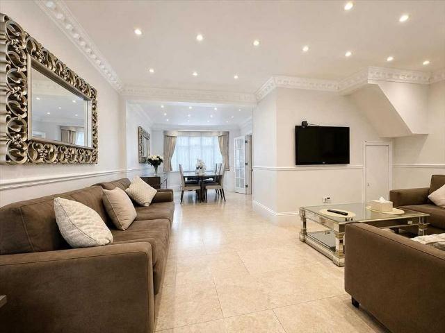 House for rent in London Borough of Ealing, Greater London