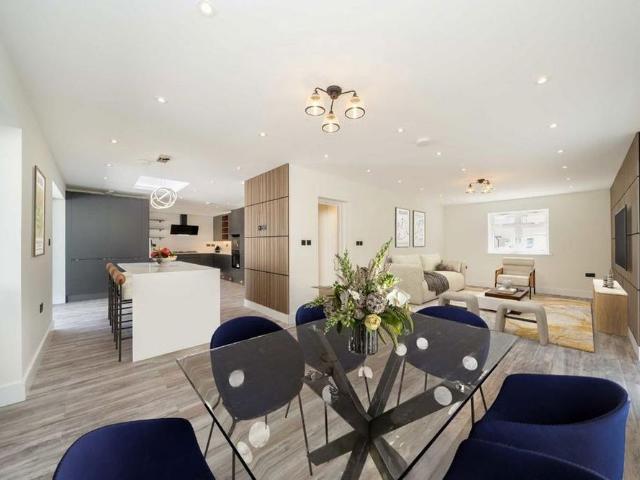 House for rent in London Borough of Barnet, Greater London