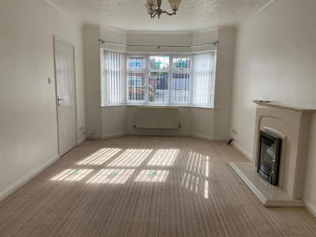 House for rent in Grange Moor, West Yorkshire
