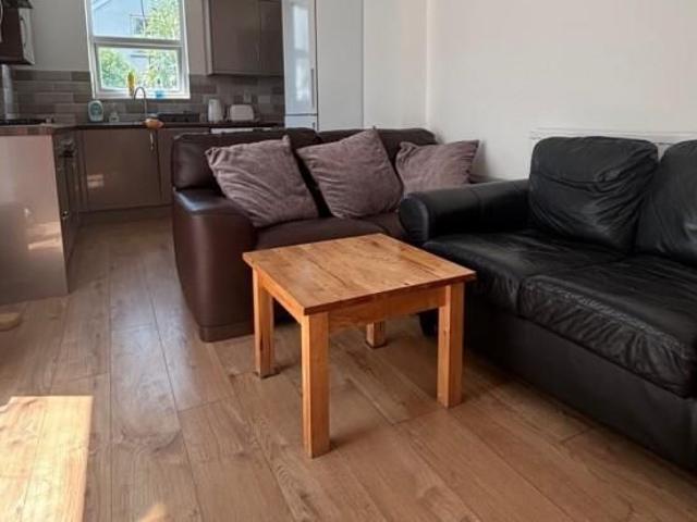 House for rent in Plasnewydd, Falcon Lodge