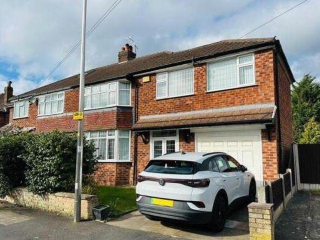 House for rent in Heald Green, Greater Manchester