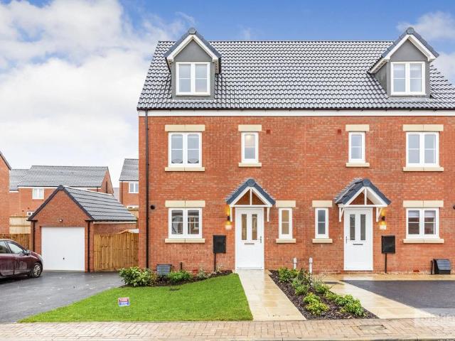 House for rent in Priors Hall Park, Weldon