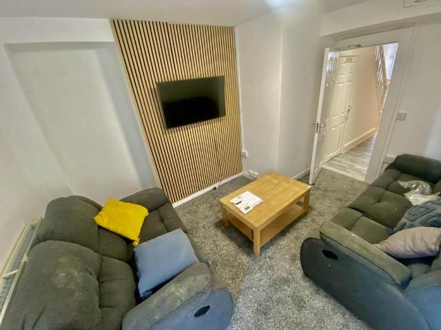 House for rent in Nangreaves, Wales