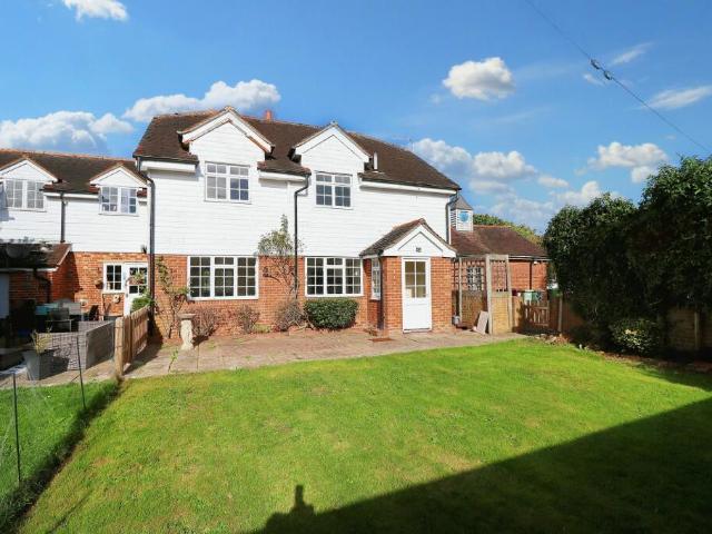 House for rent in Capel, Sandown Park