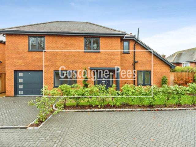 House for rent in Pachesham Park, Surrey