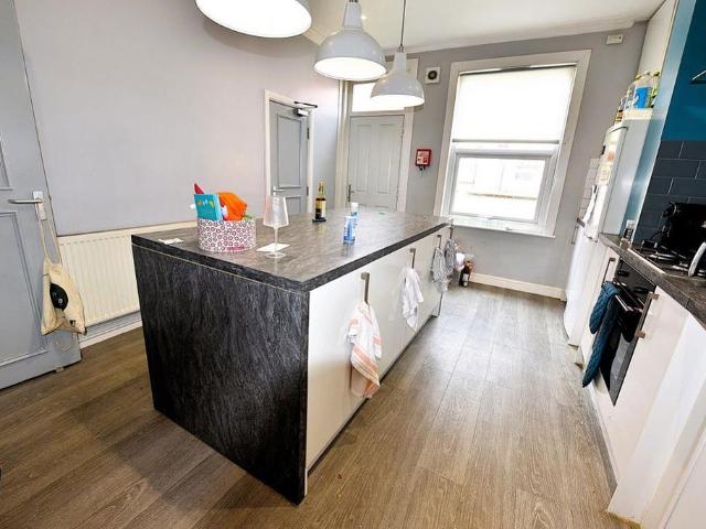 House for rent in Hyde Park, West Yorkshire