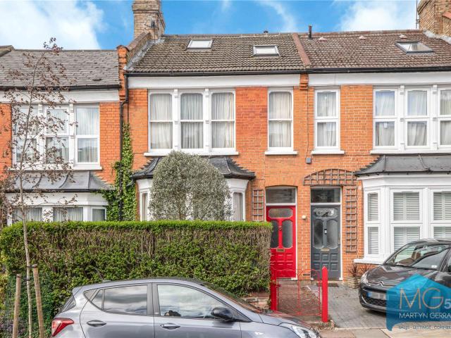 Apartment for rent in Fallow Corner, Greater London