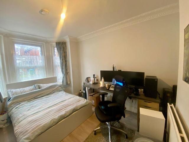 House for rent in The Polygon, City Of Southampton