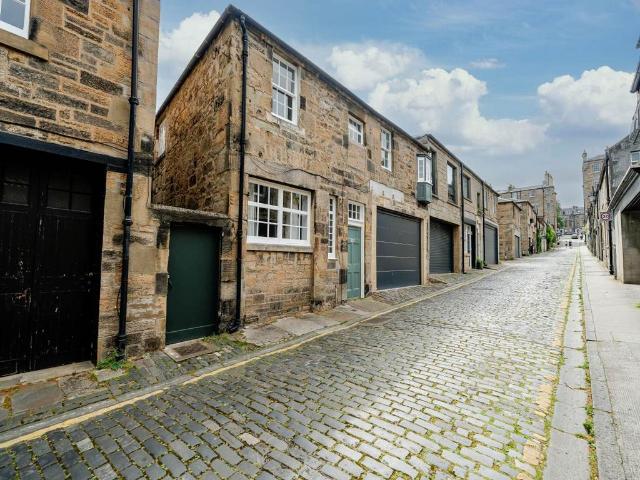 House for rent in Silvermills, New Town