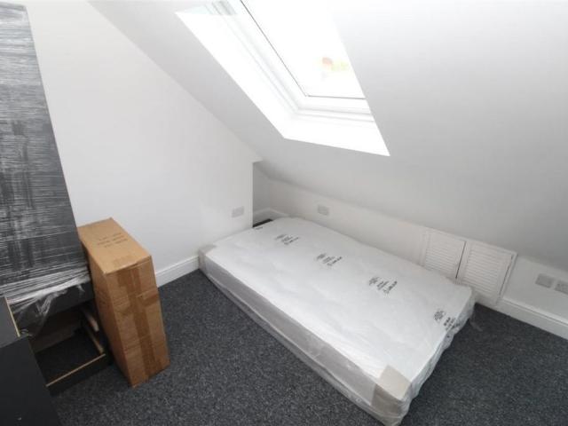 House for rent in Plasnewydd, Falcon Lodge