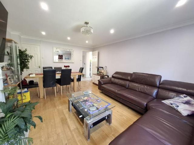 House for rent in Pouchen End, Hertfordshire