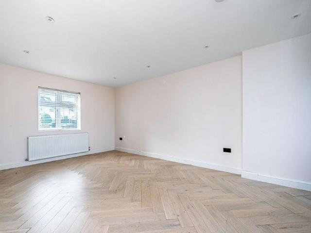 House for rent in London Borough of Barnet, Greater London