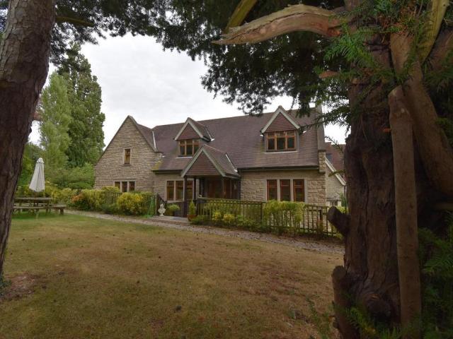 House for rent in Blackdown, Green Close