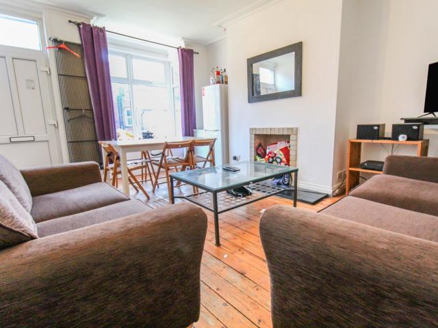 House for rent in Hyde Park, Leeds