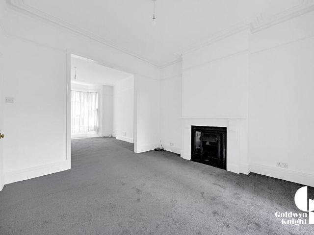 House for rent in Charlton, Greater London