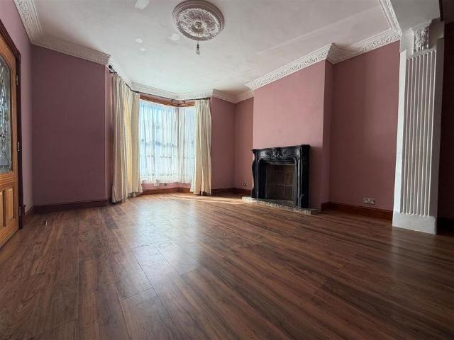 House for rent in Seven Kings, Greater London
