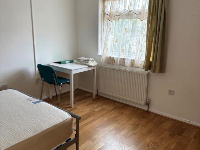 House for rent in Hales Place, The Bridge