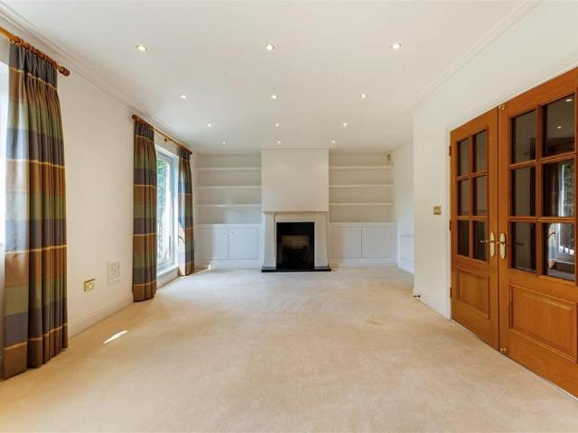 House for rent in Sunningdale