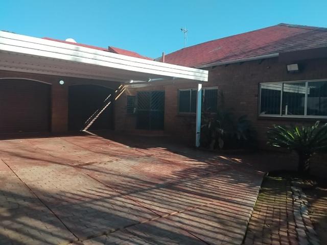 House for rent in Waterkloof, Gauteng
