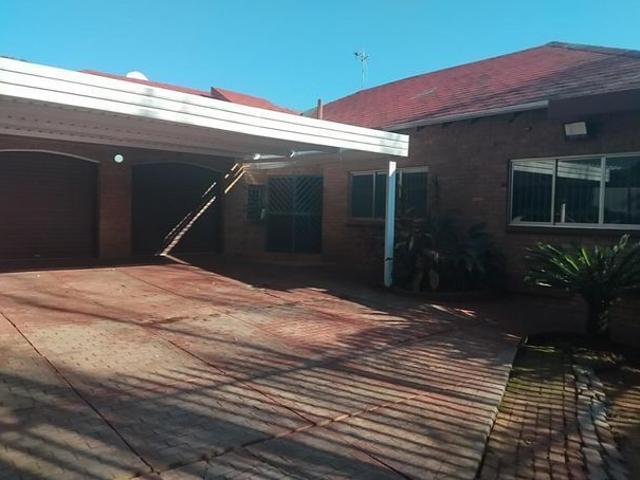 House for rent in Waterkloof, Gauteng