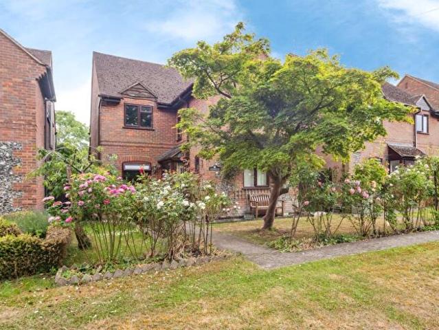 Apartment for rent in Skittle Green, Bledlow